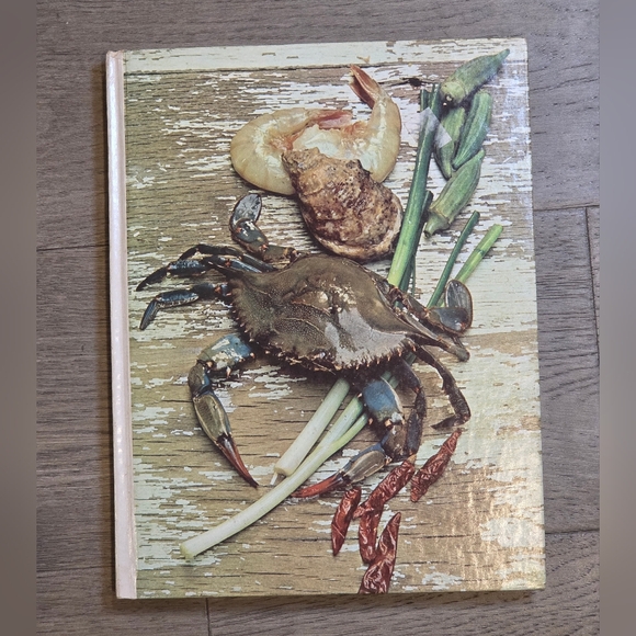 Seafood Recipe Book with Crab and Shrimp Cover - Picture 2 of 15